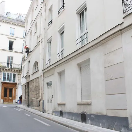 Charming - 2p - Center Of *